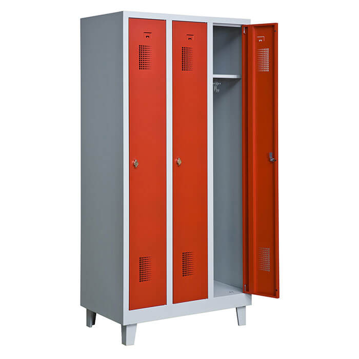 1173112-3020-Kladskap-med-tre-dorrar-Rod-KS330